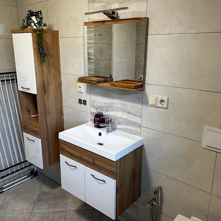 Stadt. Land. See. Λειψία